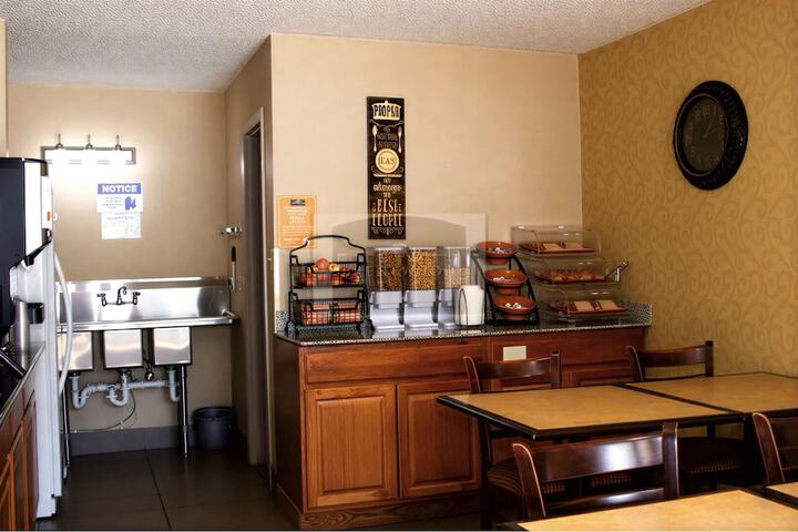 Breakfast area