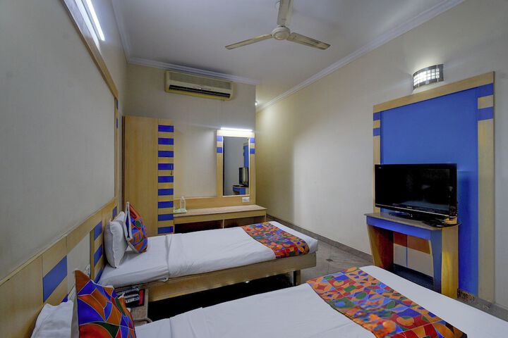 Room 12 of 39