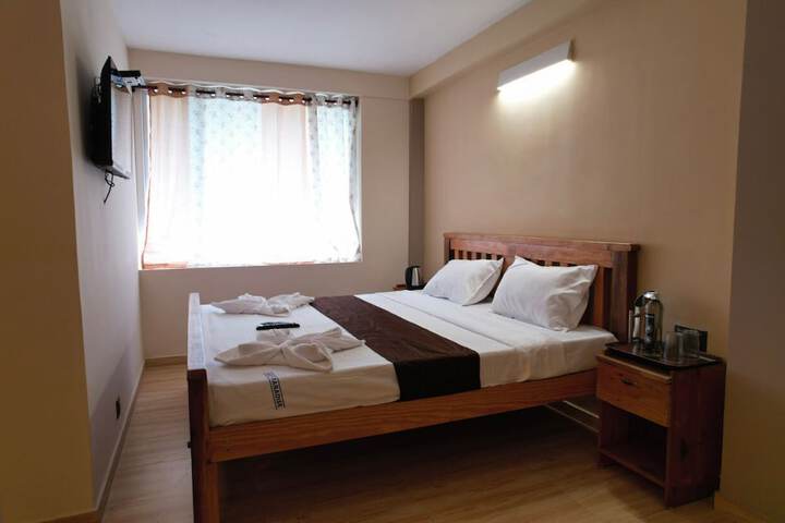 Room 17 of 28