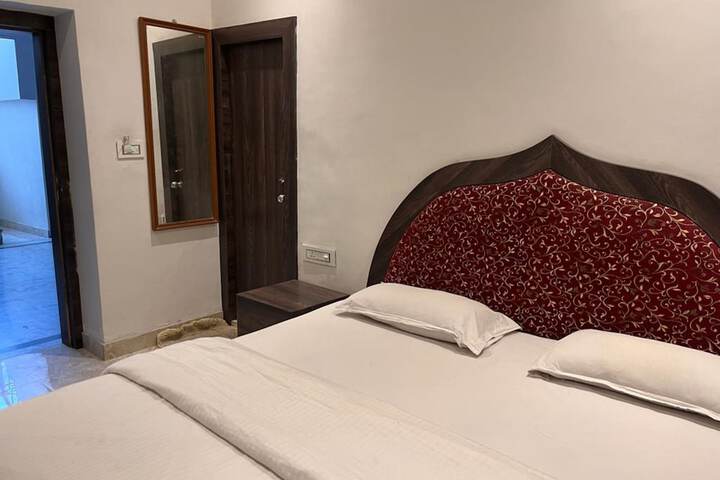 Room 13 of 15