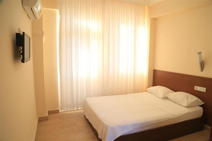 LAS PALMERAS HOTEL