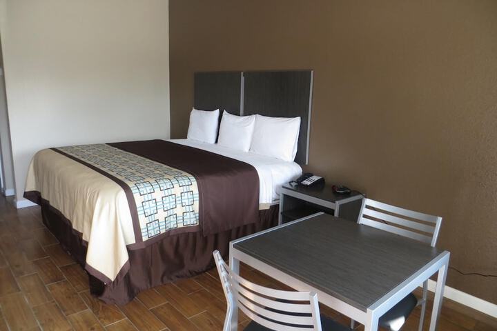Room 12 of 30