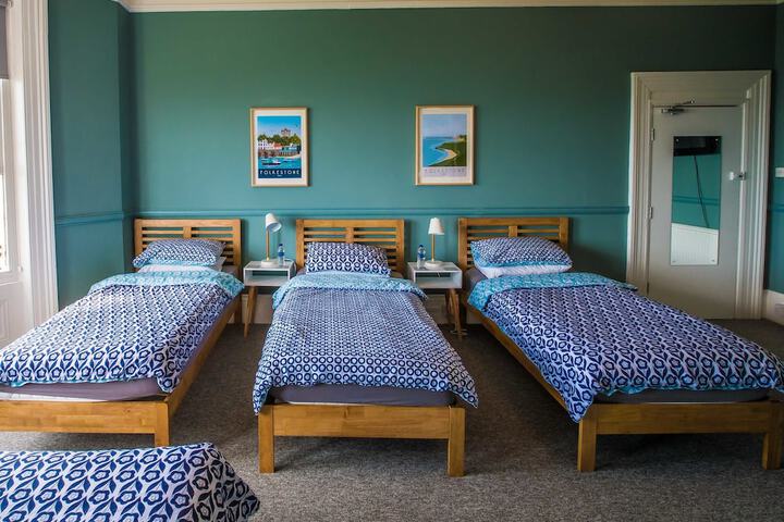 Room 3 of 86