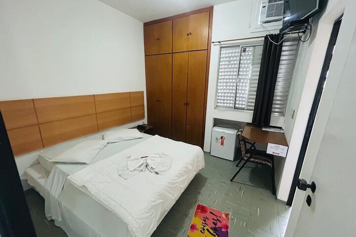 Room 8 of 14