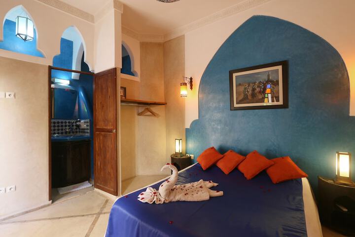 Room 2 of 120