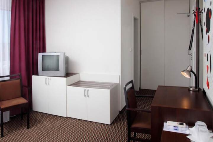 Room 18 of 43