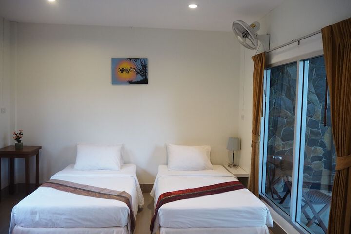 Room 12 of 72
