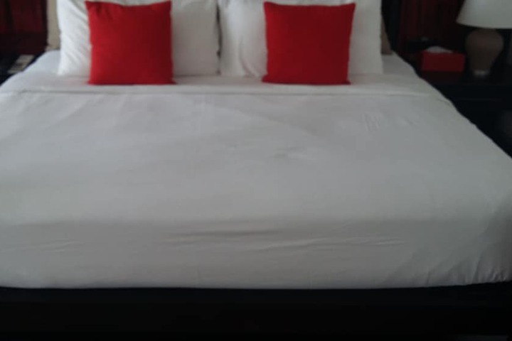 Room 4 of 74