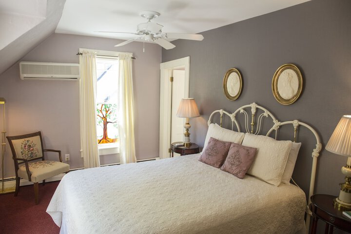 Room 8 of 60