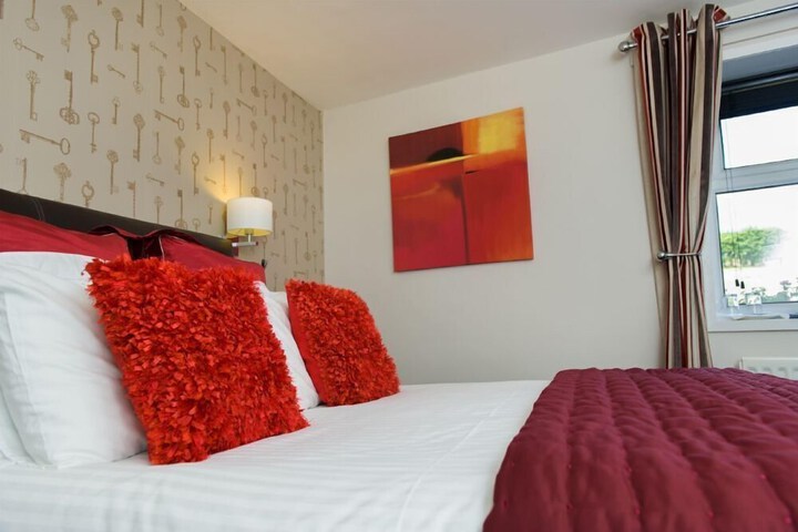 Room 15 of 32