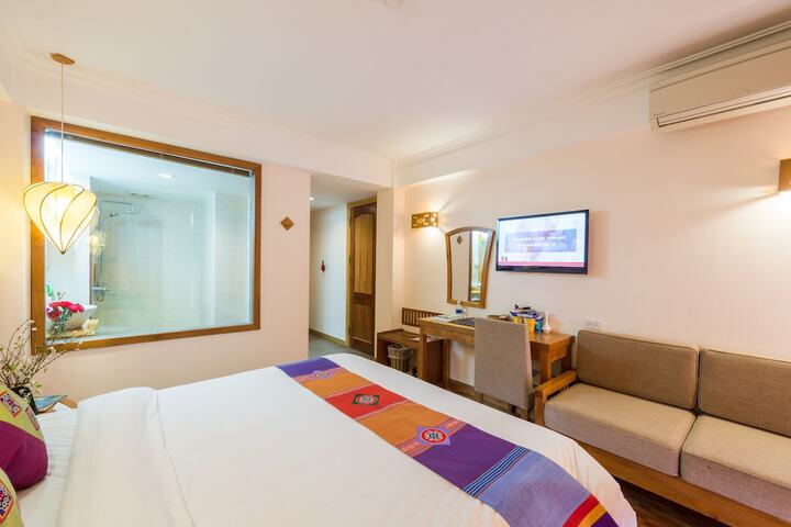 Room 28 of 65