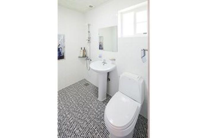 Room 20 of 174