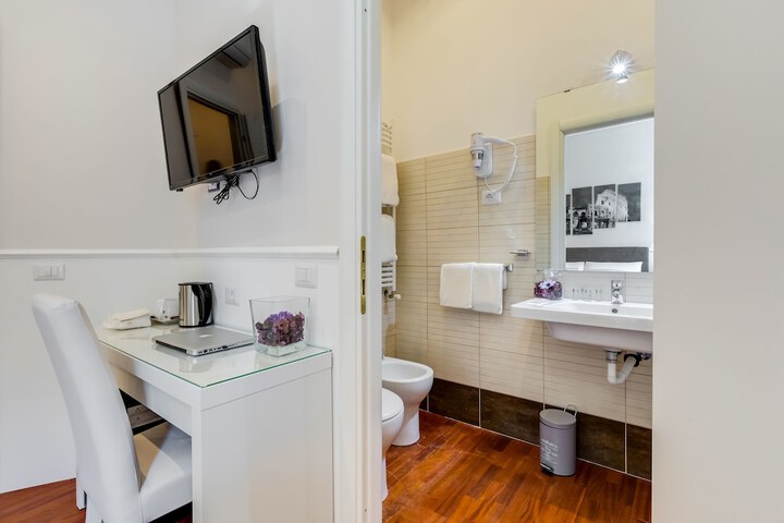 Room 20 of 29