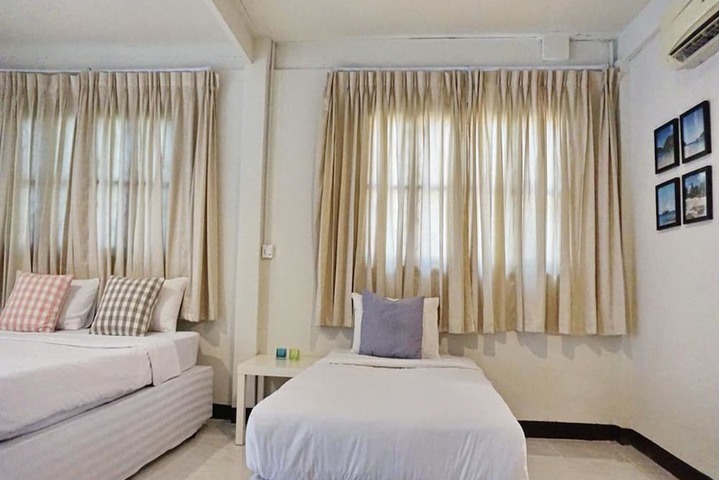 Room 12 of 13