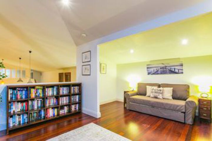 Room 12 of 21
