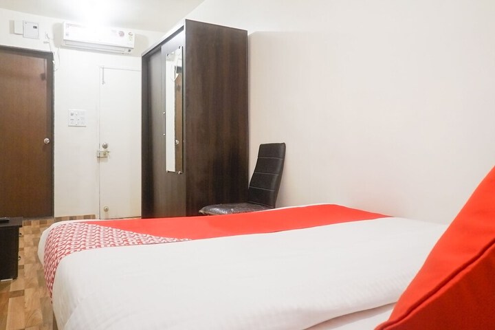 Room 13 of 22