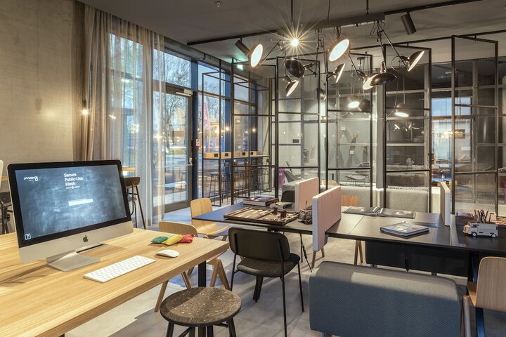 Business Center 95 of 103