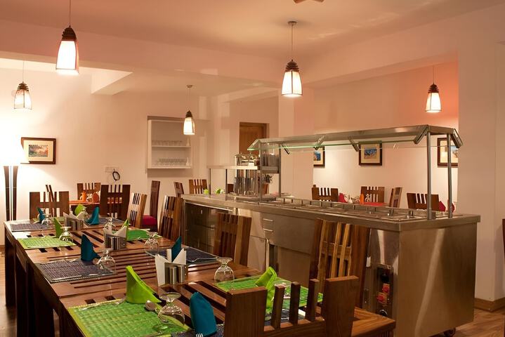Dining 15 of 26