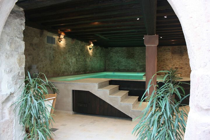 Pool 53 of 76