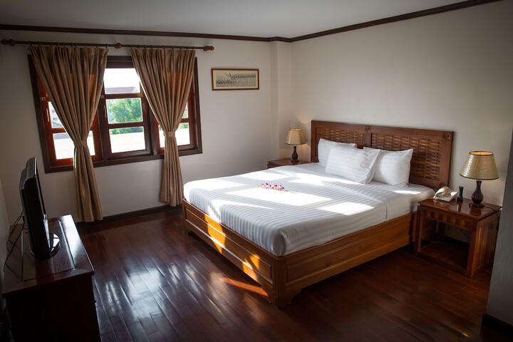 Room 10 of 36
