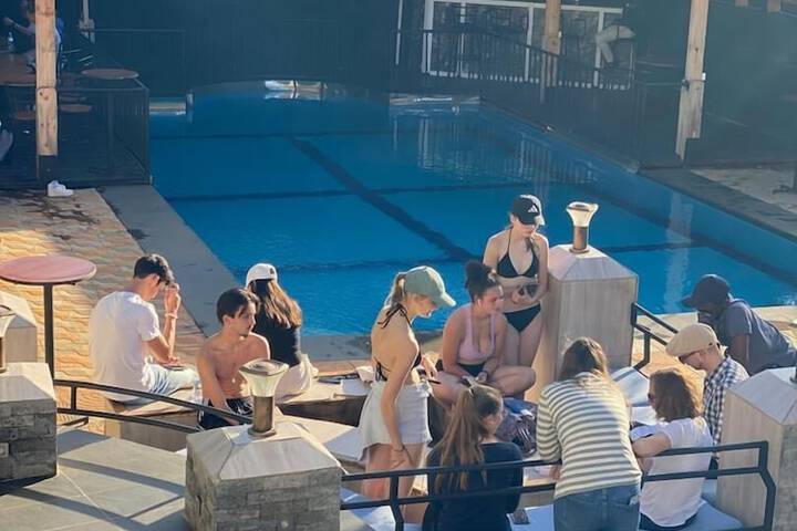 Pool 31 of 60