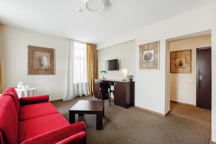 Room 77 of 113