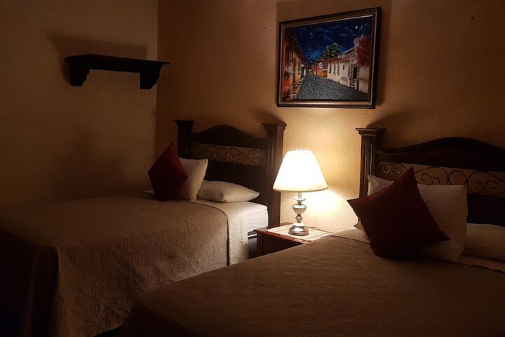 Room 13 of 37