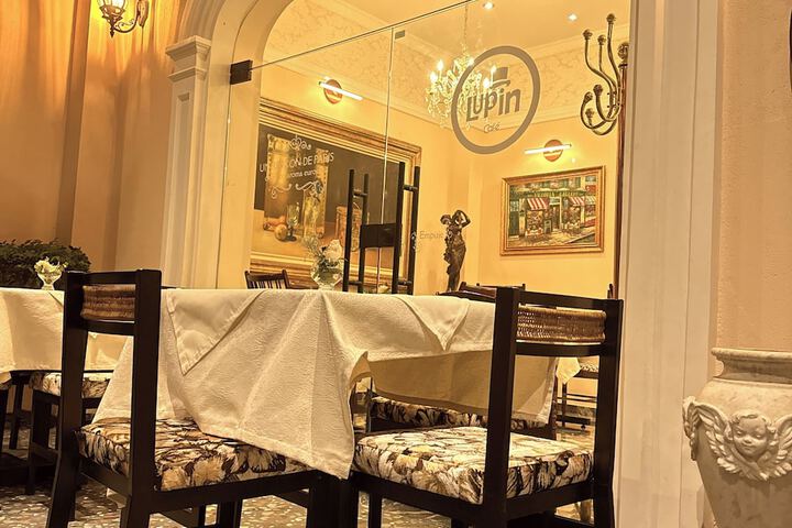 Dining 41 of 49