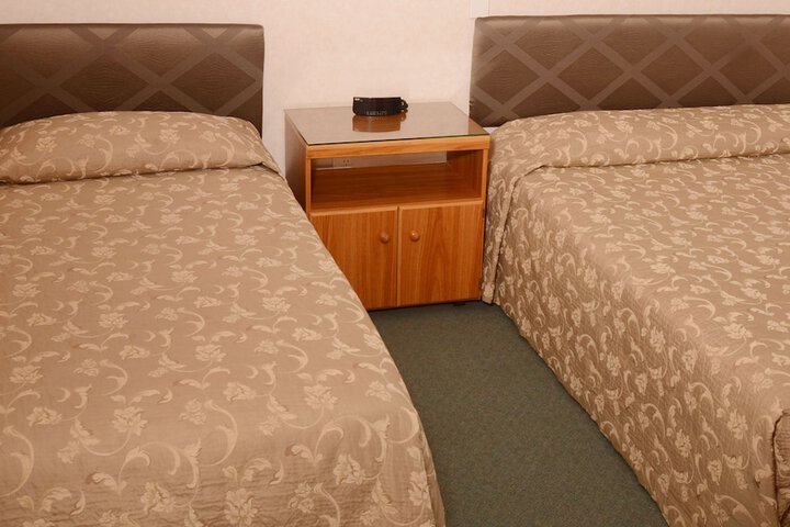 Room 4 of 35