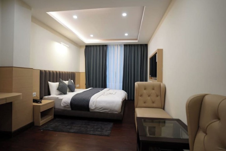 Room 11 of 49
