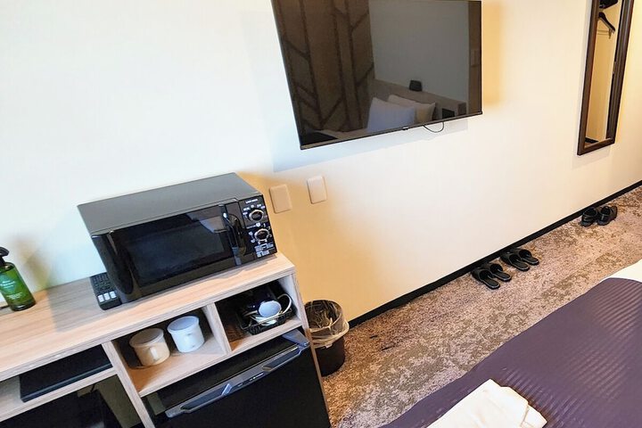 Room 7 of 28