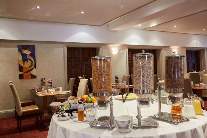 Breakfast/Coffee Service 64 of 142