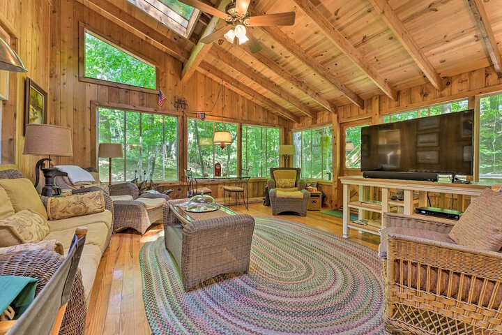 Douglas whispering Winds Cottage w / Beach!