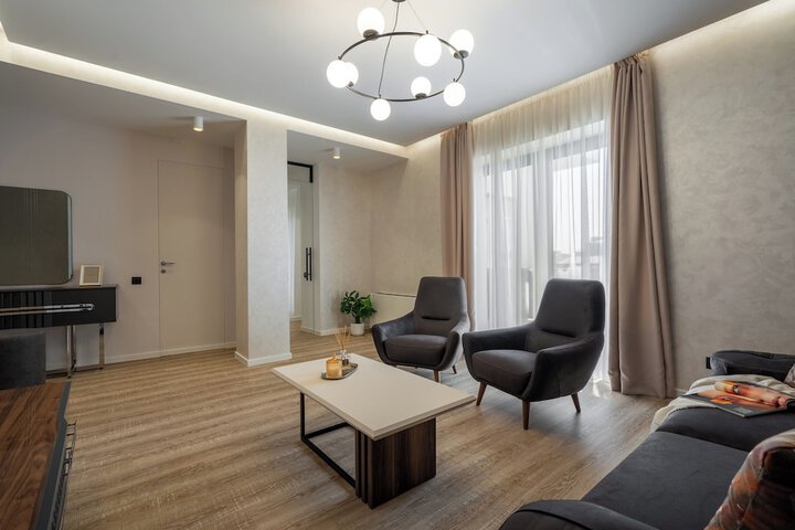 Room 51 of 552
