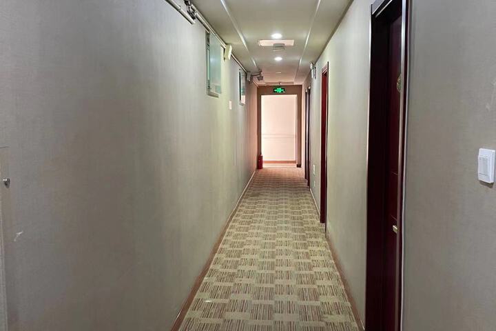 Hotel Interior 11 of 31