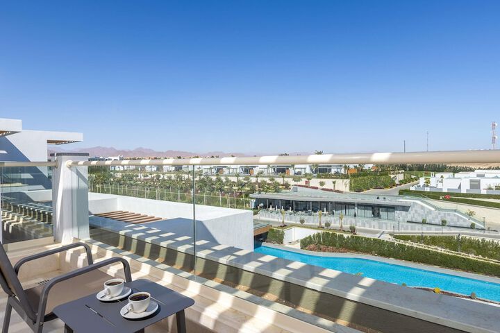 Room 46 of 180