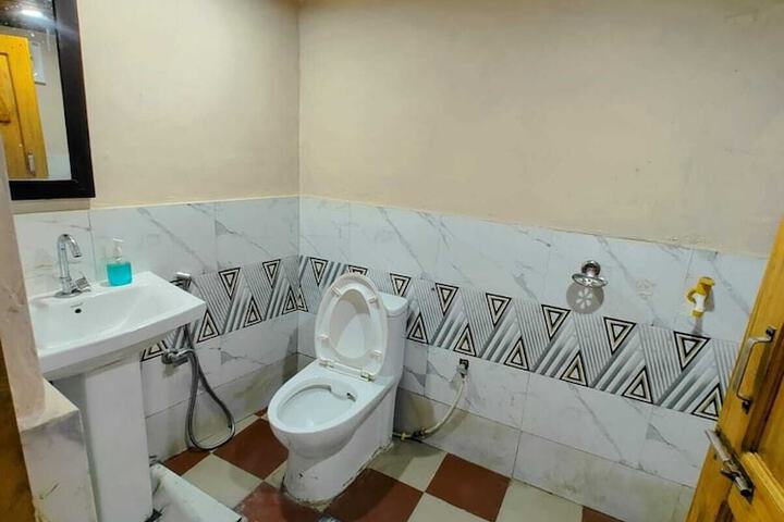 Room 18 of 27
