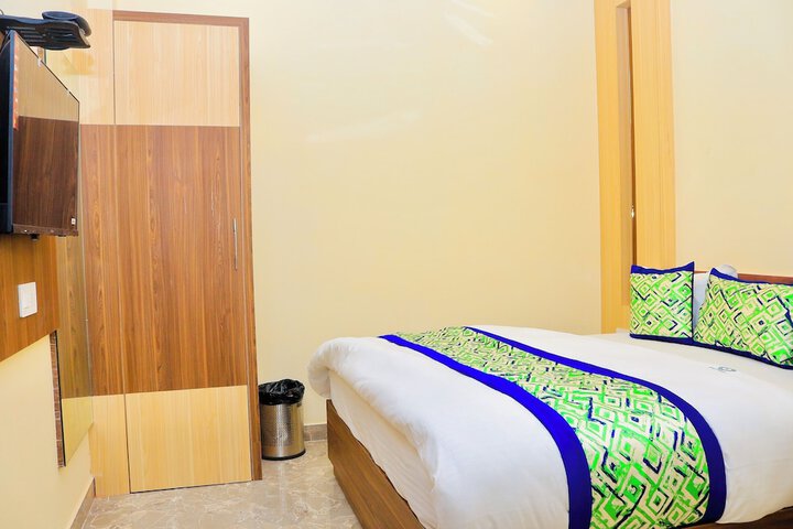 Room 13 of 22