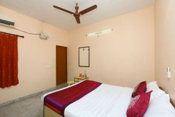 Room 4 of 22