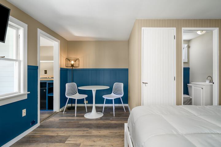 Room 3 of 64