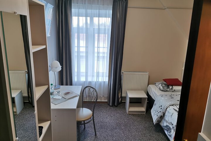 Room 12 of 39