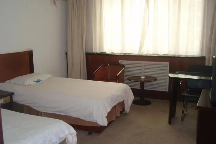 Room 3 of 9