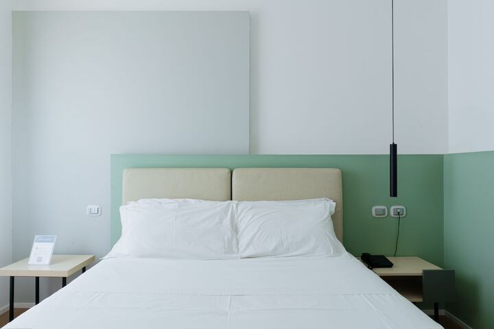 Room 22 of 68