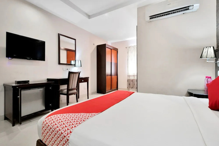 Room 6 of 24