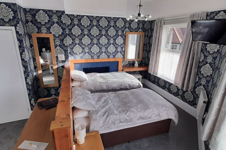 Room 6 of 56