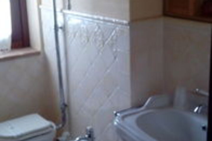 Room 3 of 37