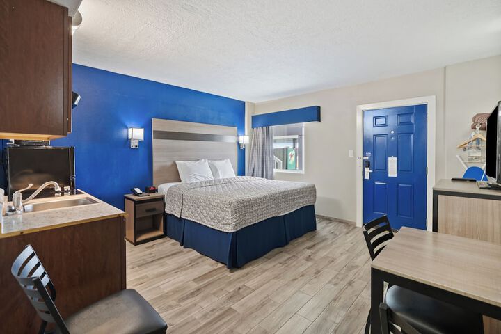 Room 13 of 74