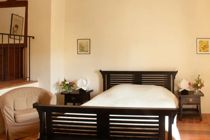 Room 5 of 25
