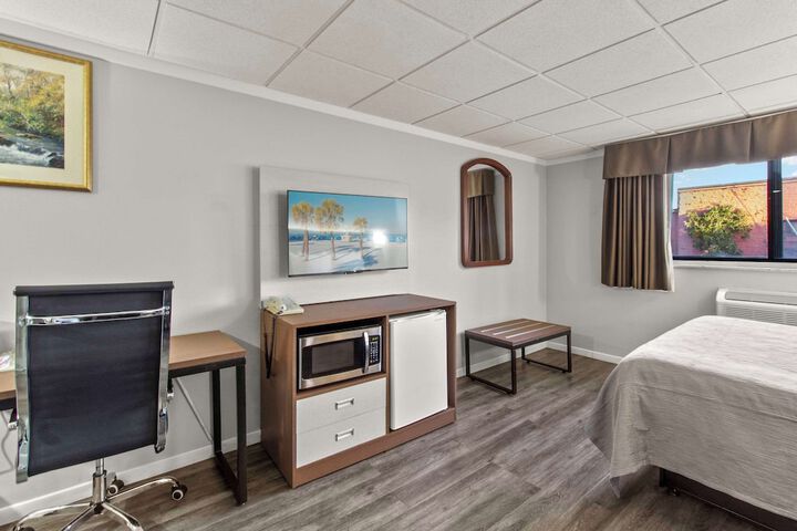 2 Queen Beds (5 of 18)