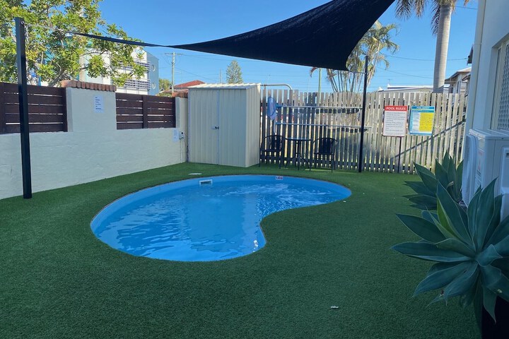 Pool 93 of 125
